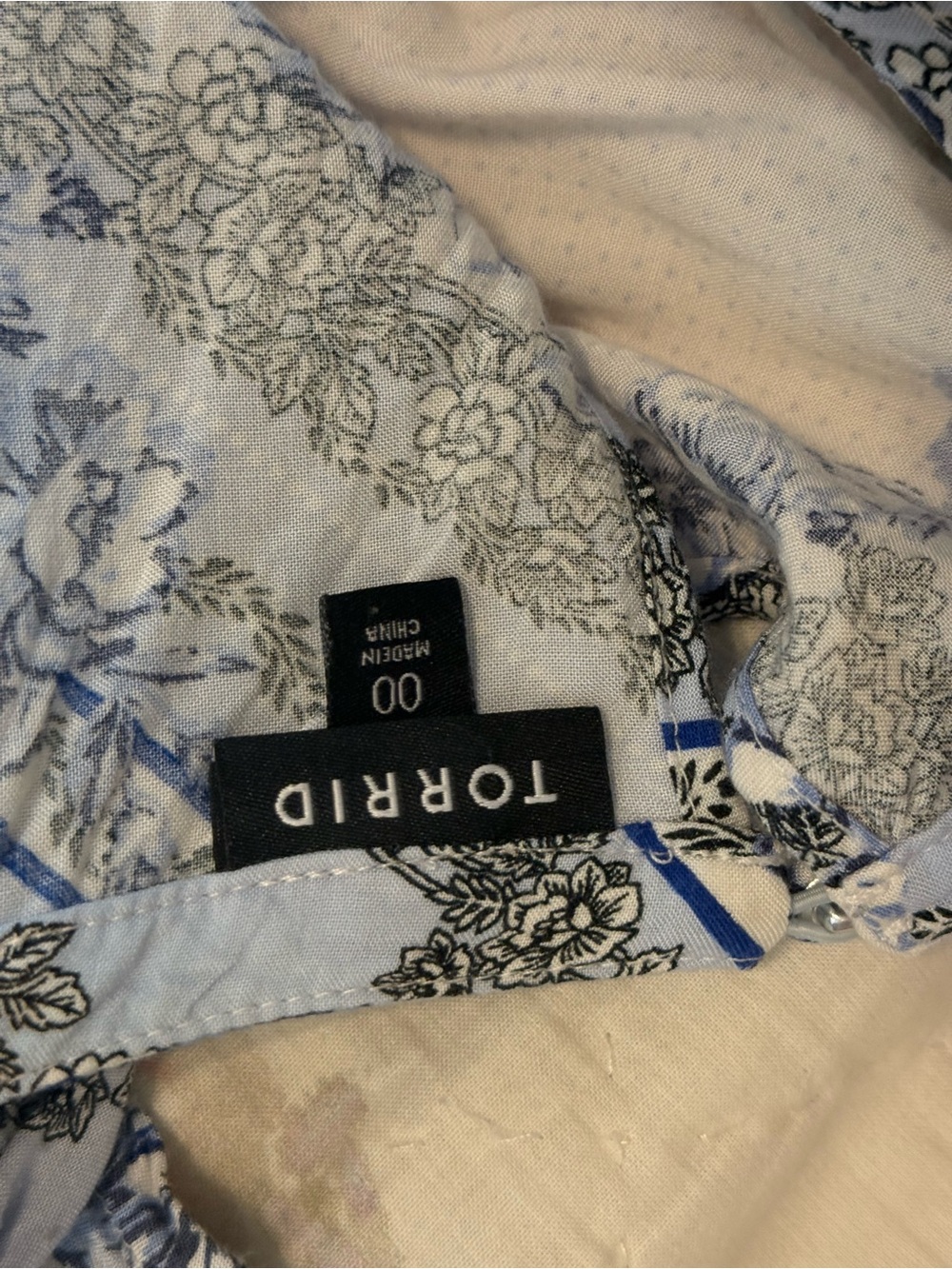torrid White and Blue Floral Maxi Dress - Picture 2 of 2